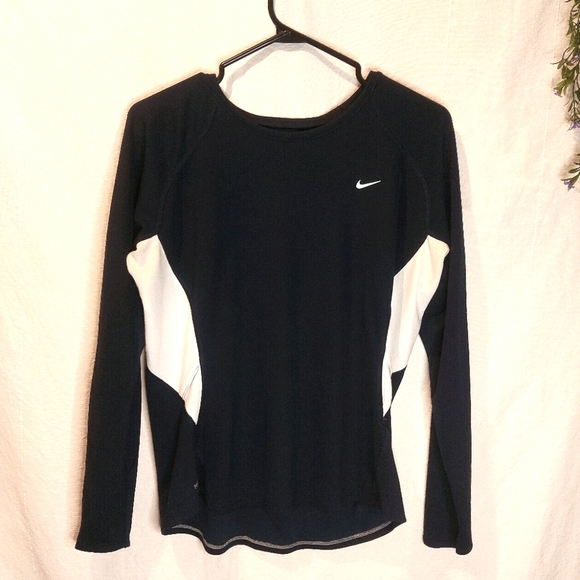 NIKE ♡ Ladies Long Sleeve Athletic Top - Picture 2 of 9